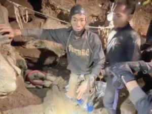 Rescuers free four more trapped in Laos cave