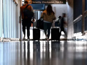 US extends Ebola travel ban to Green Card holders