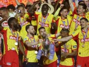 Lens beat Nice to win French Cup for first time