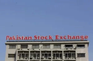 PSX extends losses on oil, geopolitical risks