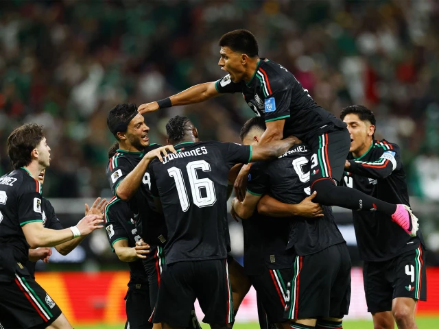Mexico into World Cup last 32