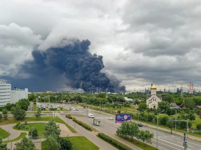 Ukraine brings the war to Moscow as huge blasts shake refinery