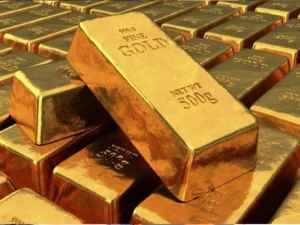 Gold eases despite global price recovery