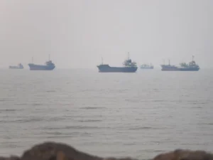 US and Iran enter technical talks to secure peace deal, shipping restart