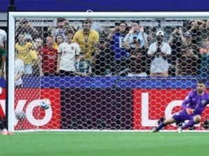 Egypt edge Australia on penalties