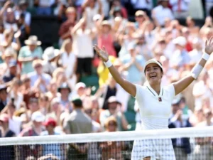 Swiatek dumped out of Wimbledon by Eala