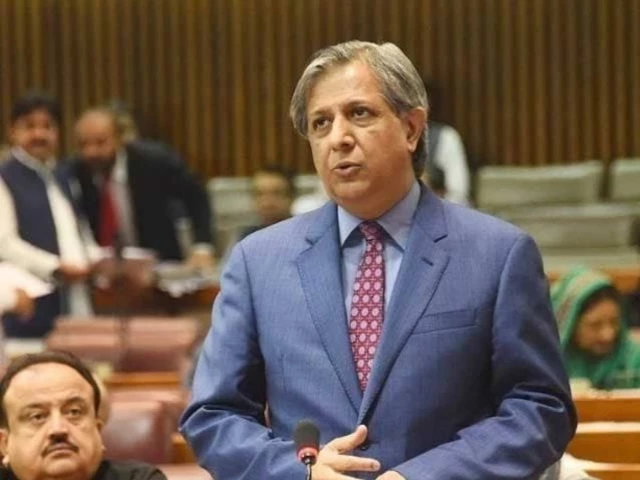 Govt plans annual evaluation of judges, says Azam Tarar