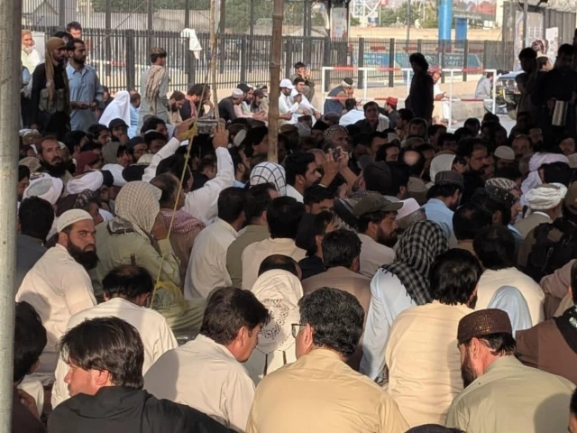 Quetta protesters block Airport Road after deadly Hanna Urak clash kills four