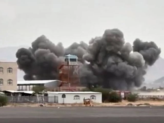 Houthi missiles kill four civilians