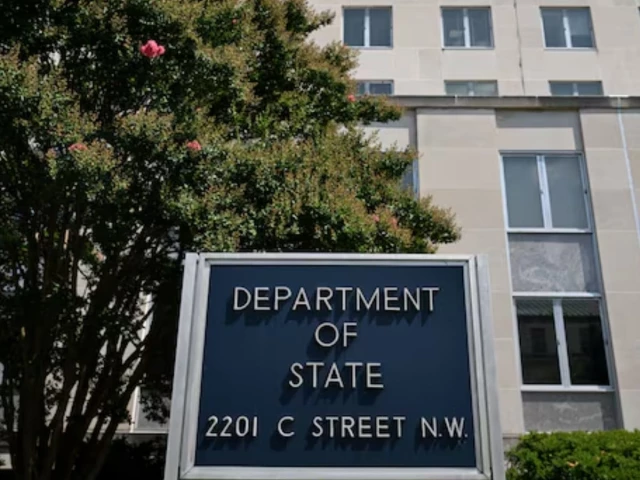 US to vet social media of foreign journalists applying for visas, report says
