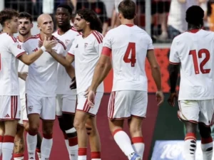 Sevilla rally, Alaves cruise in La Liga opener