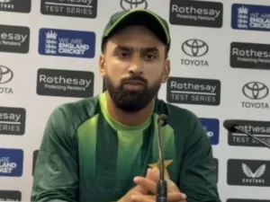 Pakistan rue missed opportunities at Headingley