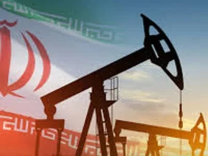 Oil slips ahead of US announcement