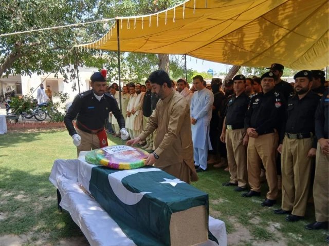 Constable martyred as unidentified gunmen open fire in Bannu