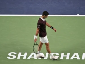 Djokovic crashes out of Shanghai Masters